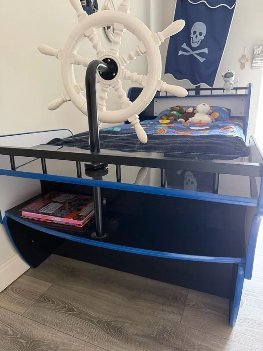 Boys Pirate ship bed - Image 3