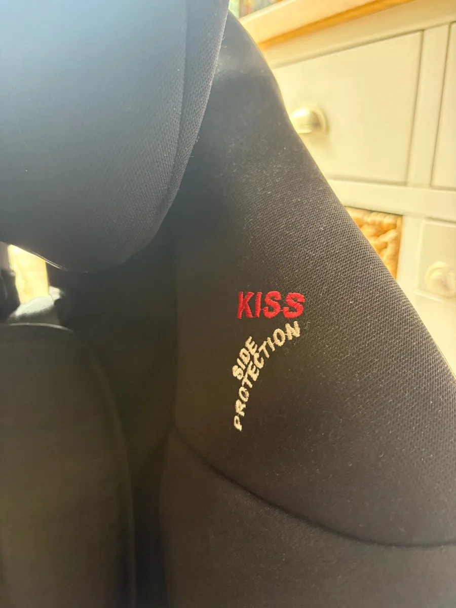 Rear facing car seat - Image 3
