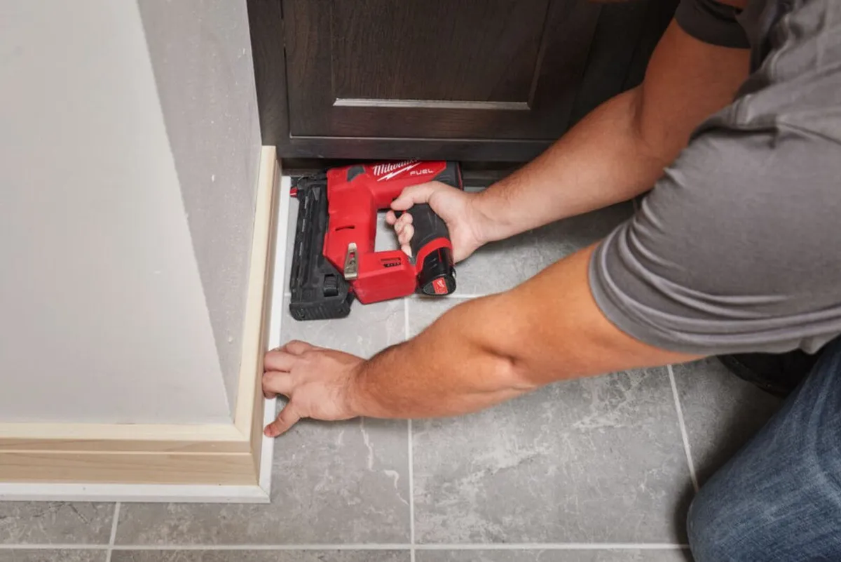 Milwaukee M12 Fuel 18Ga Brad Nailer kit - Image 4