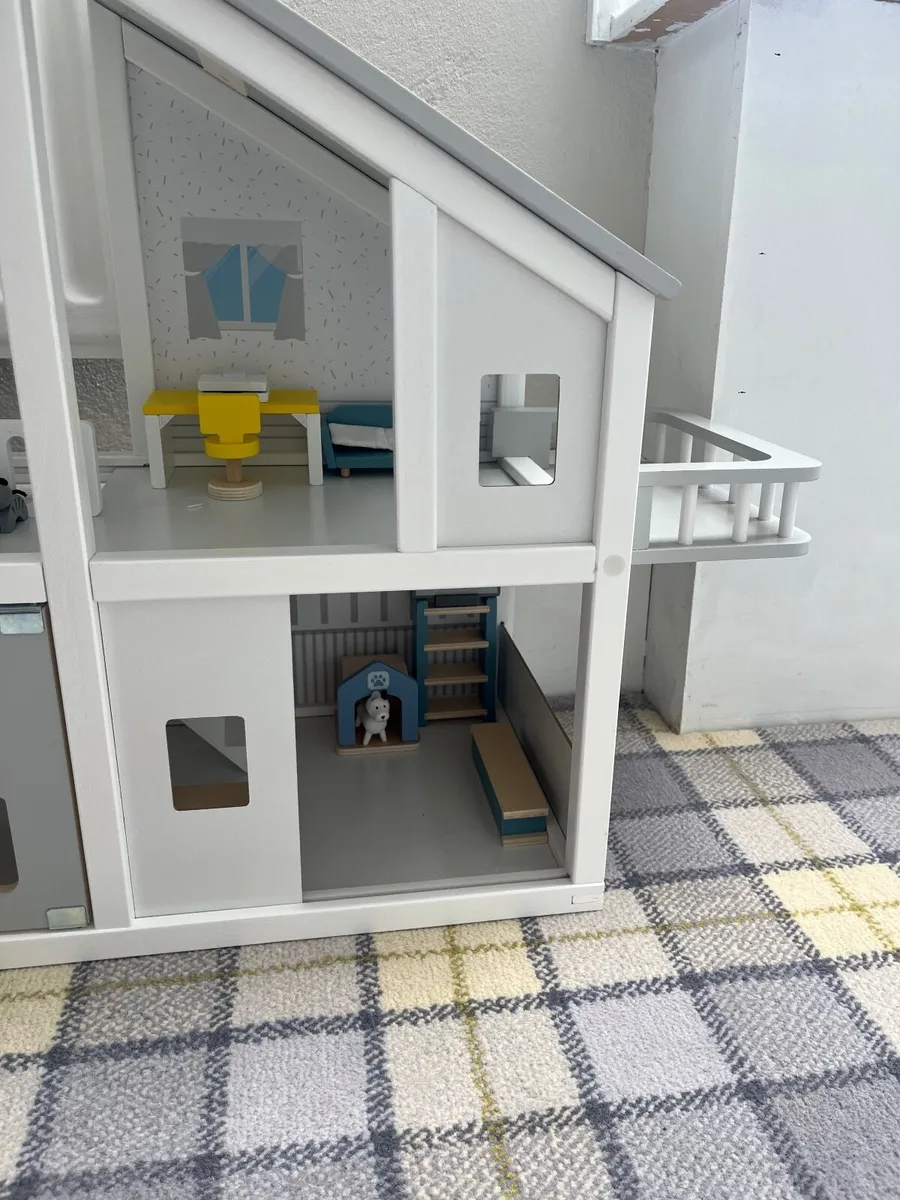 Toy doll house - Image 3