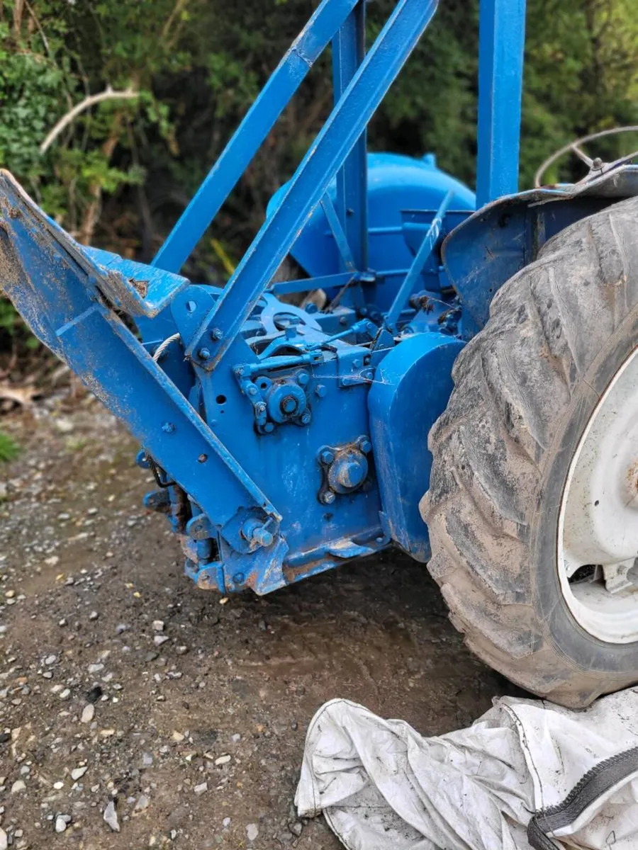 Vintage tractor - Image 3