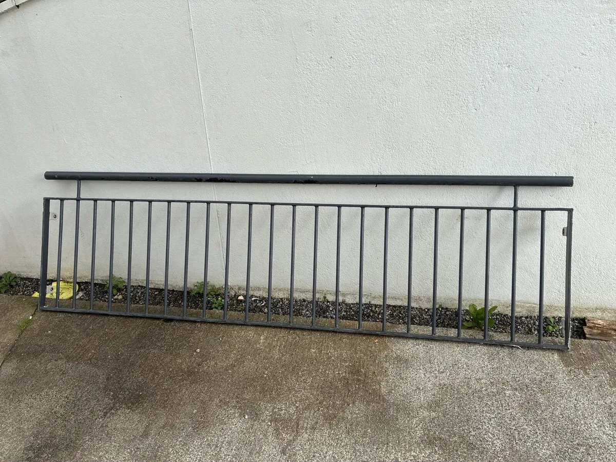 Cast iron balustrade - Image 1