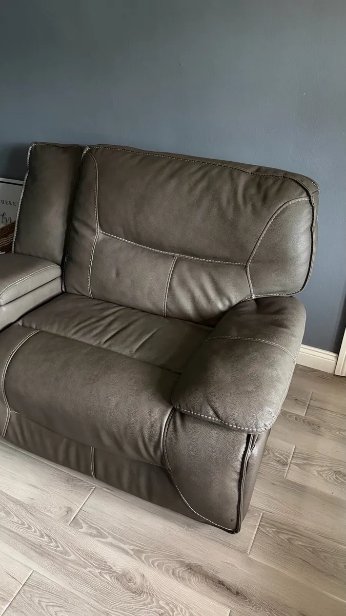 Recliner Sofa – €850 - Image 3