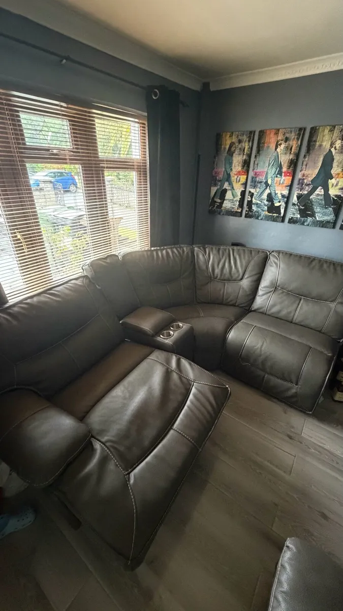 Recliner Sofa – €850 - Image 1
