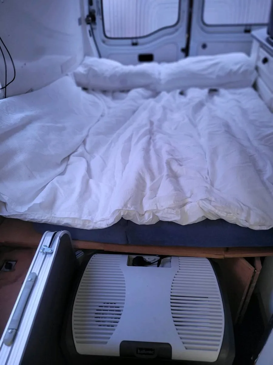 Camper van - Image 4