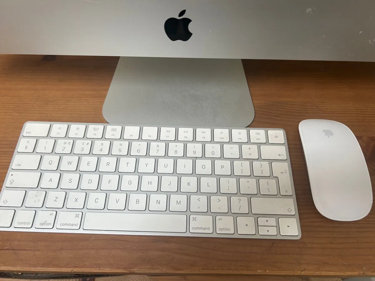 iMac 21.5" (Late 2015) Core i5 / 8GB RAM / 1TB HDD - Image 3