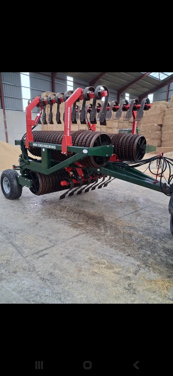 Cambridge roller c/w levelling boards - Image 1