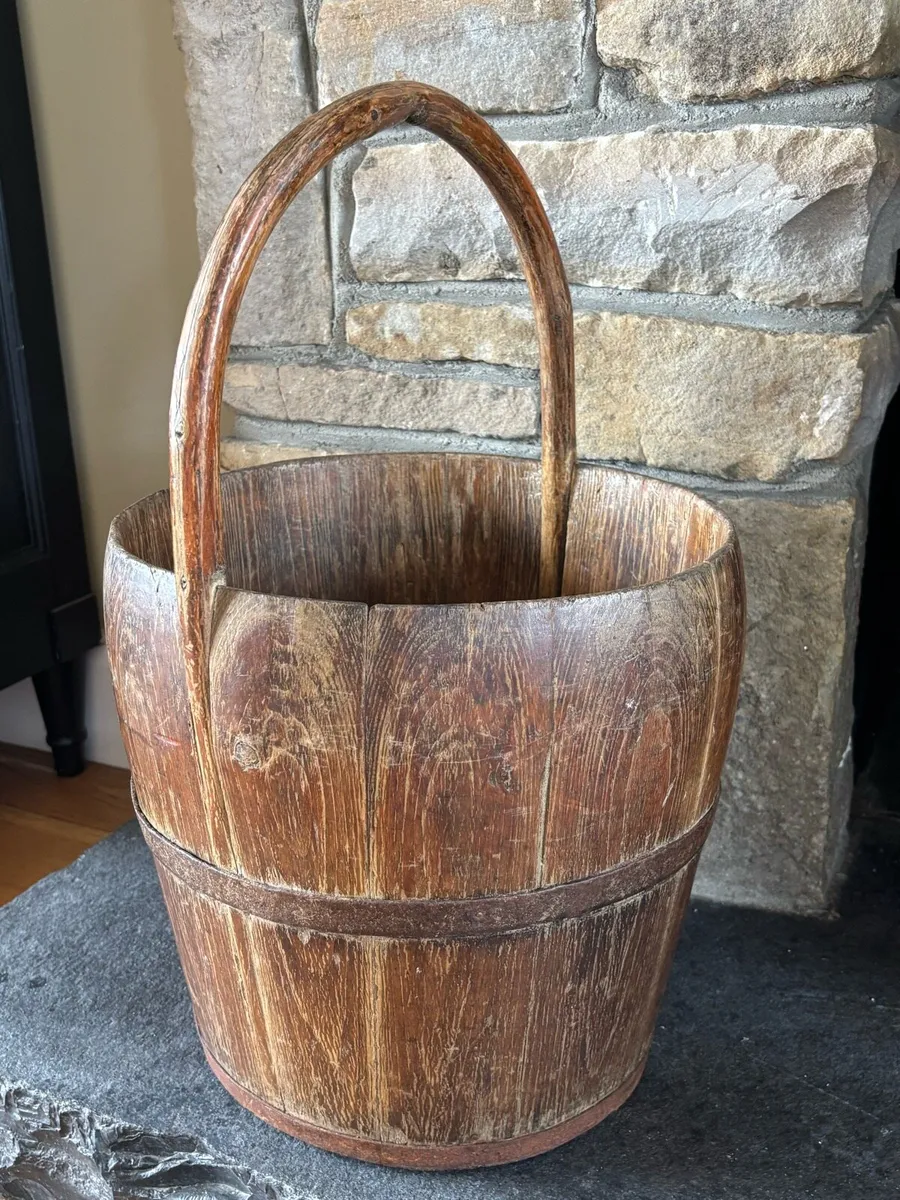 Well oak banded bucket. Antique - Image 1