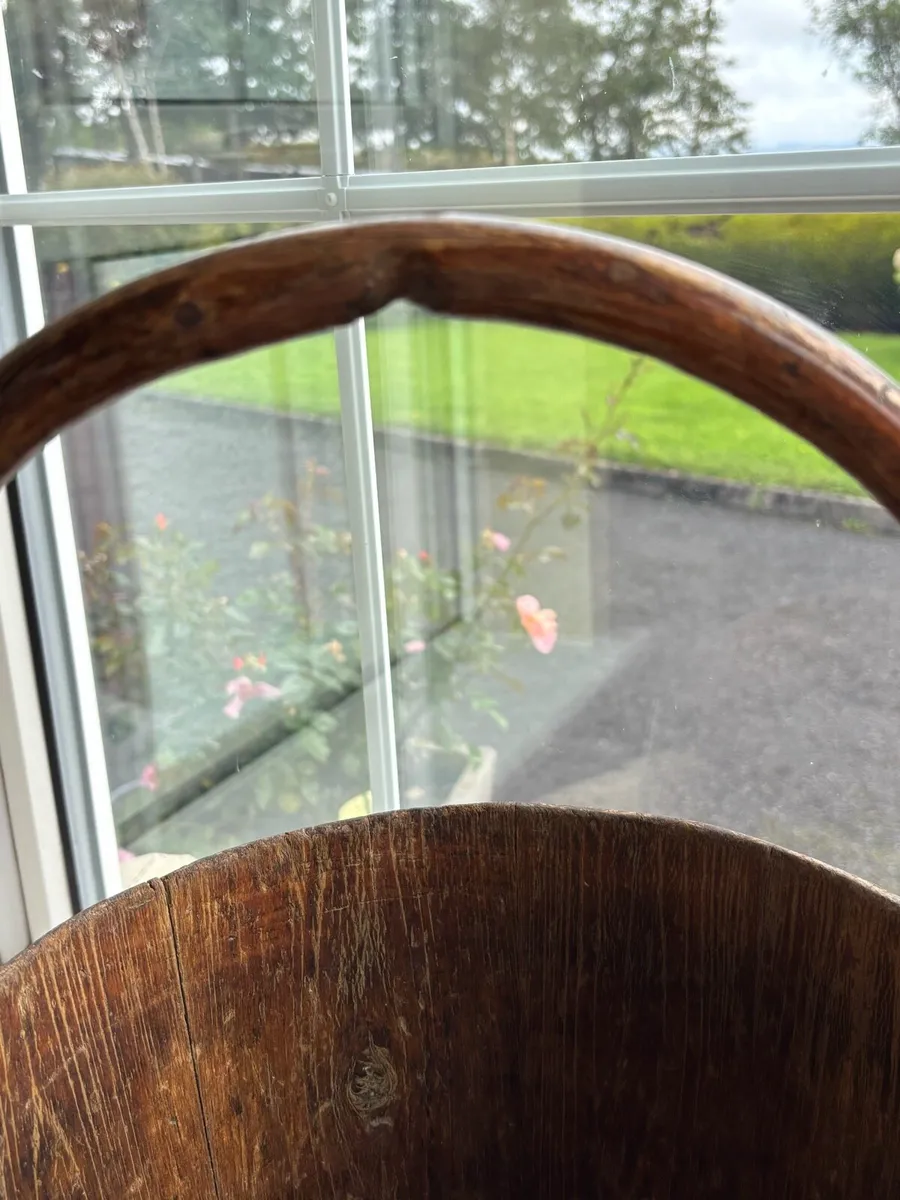 Well oak banded bucket. Antique - Image 4
