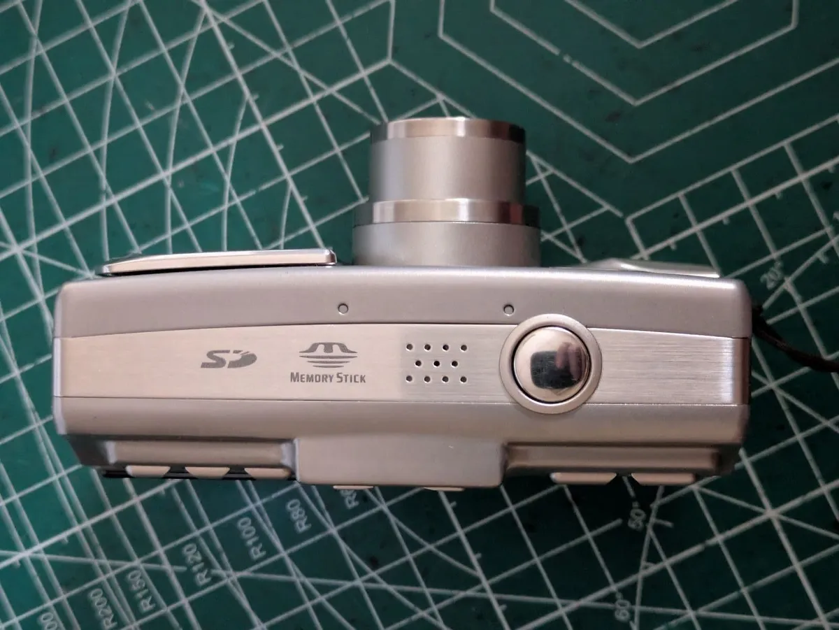 Konica-Minolta Dimage G600 CCD🌈💥 compact camera - Image 4