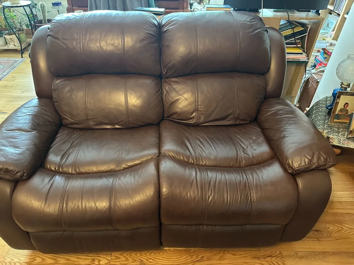 Two seater leather recliner - Image 1