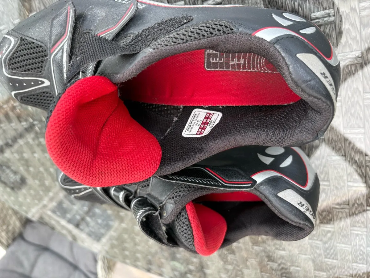 Cycling shoes  and tyres - Image 3