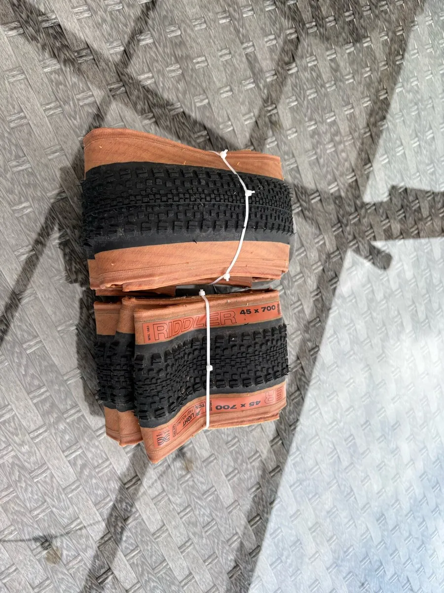 Cycling shoes  and tyres - Image 4