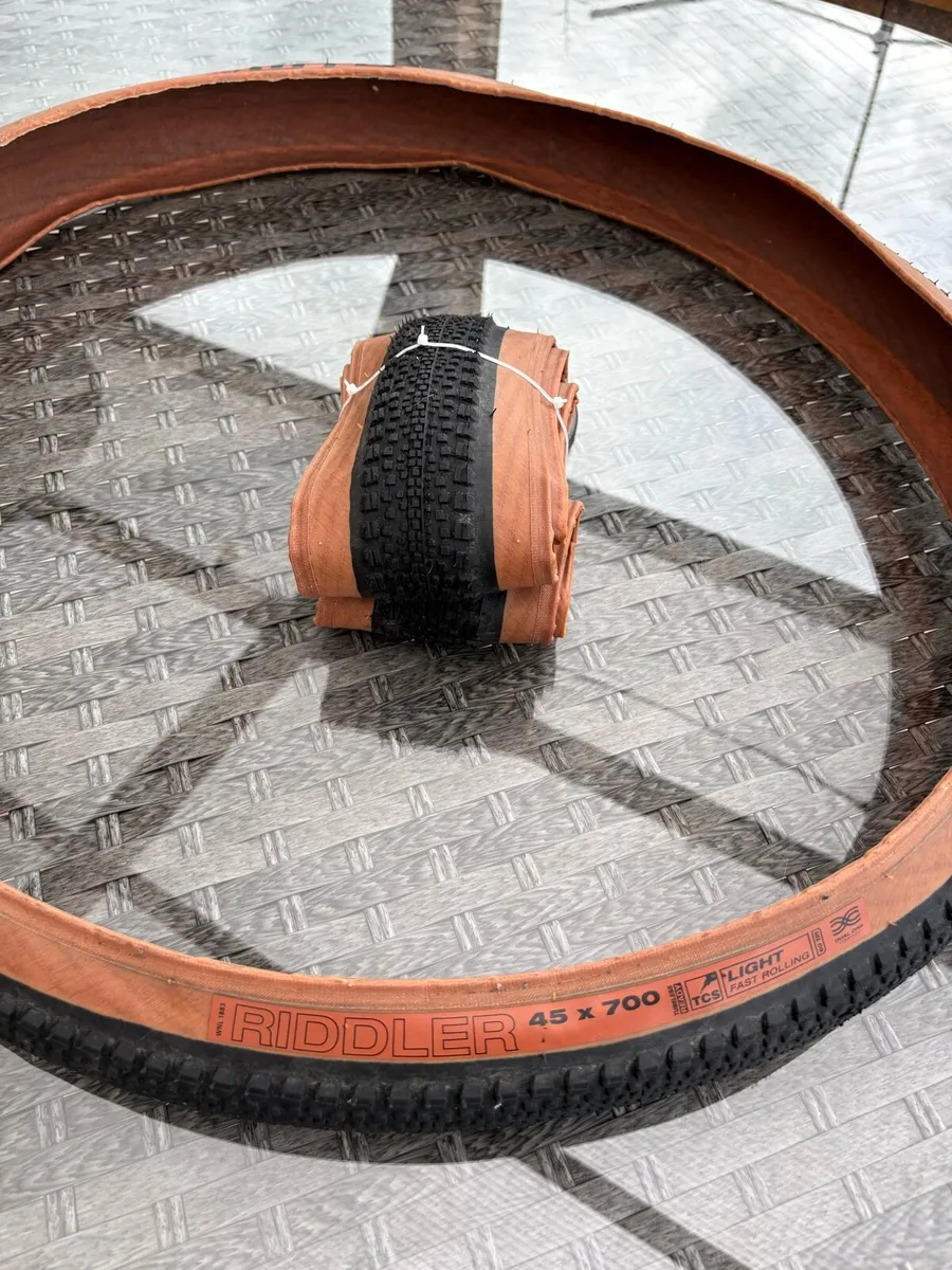 Cycling shoes  and tyres - Image 1