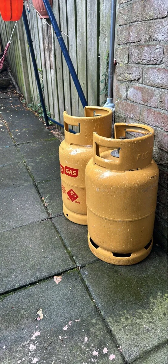 2x Flo Gas bottles Canisters