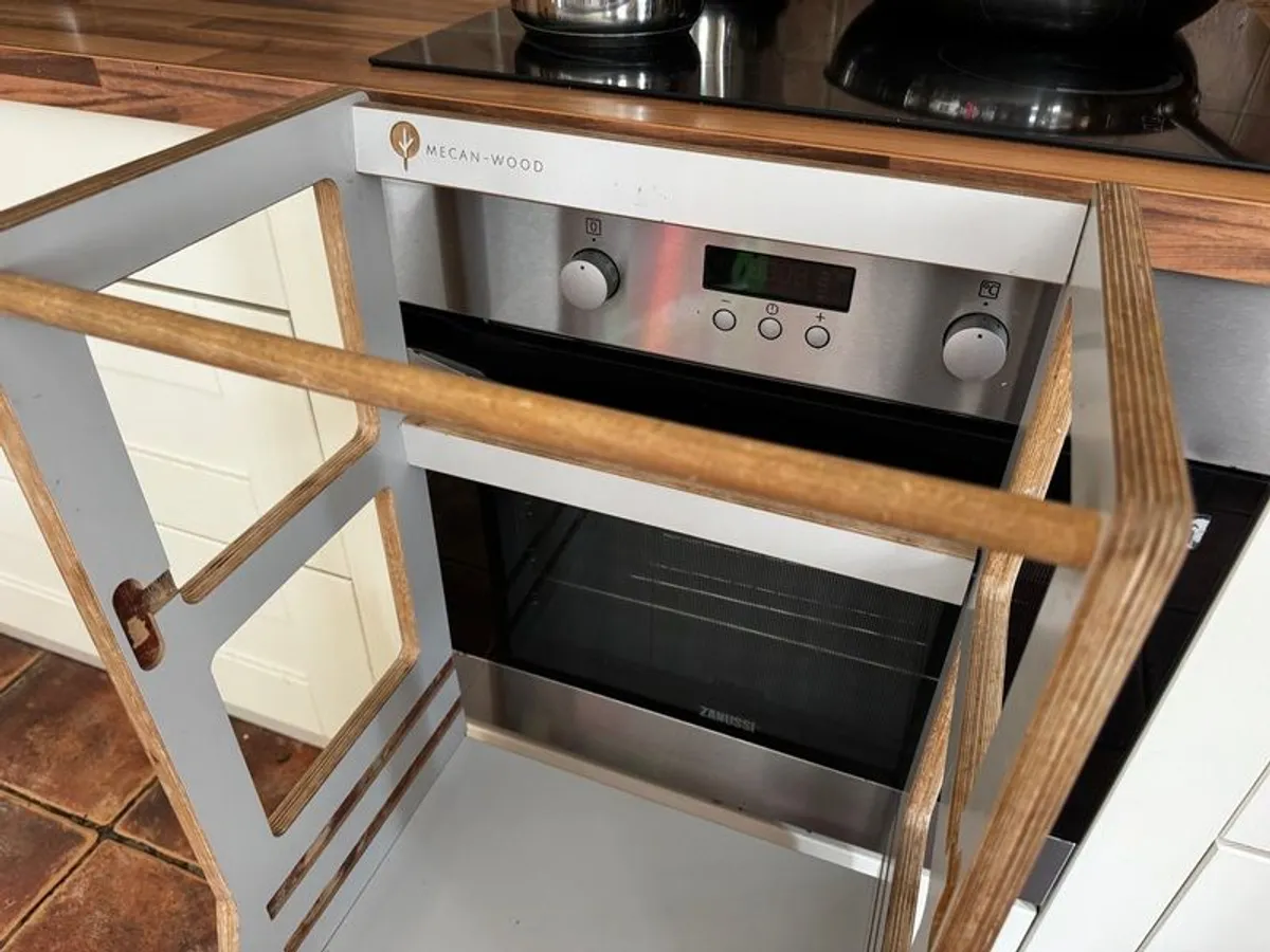 Kitchen Helper - adjustable height - Image 2