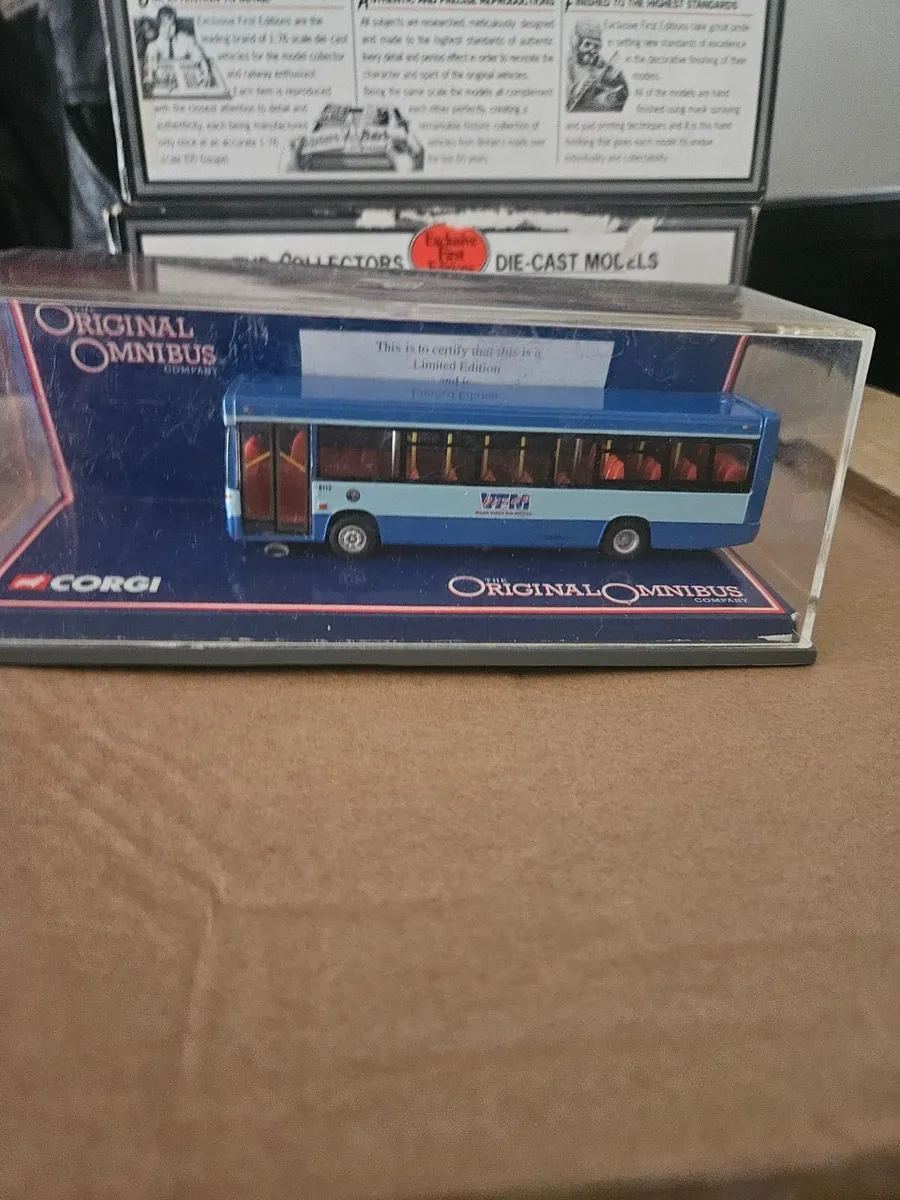 Corgi Bus - Image 2