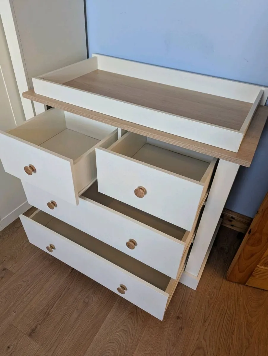 Cot/cotbed, chest of drawers, wardrobe - Image 3