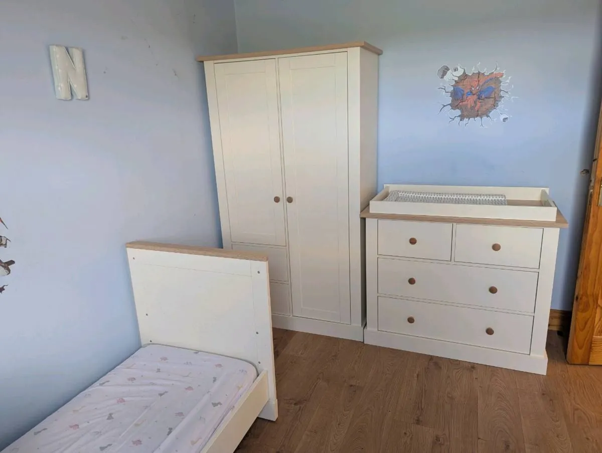 Cot/cotbed, chest of drawers, wardrobe - Image 2