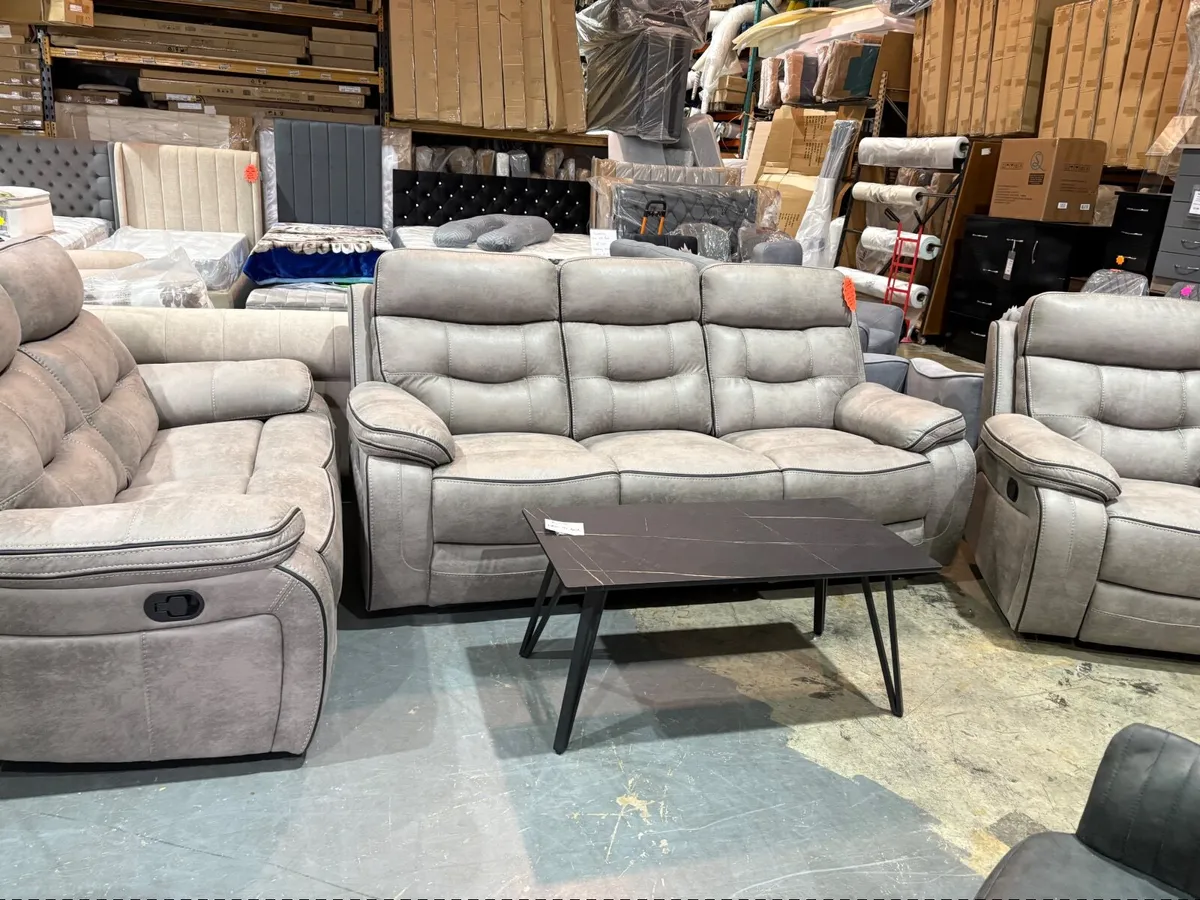 3 seater recliners - Image 3