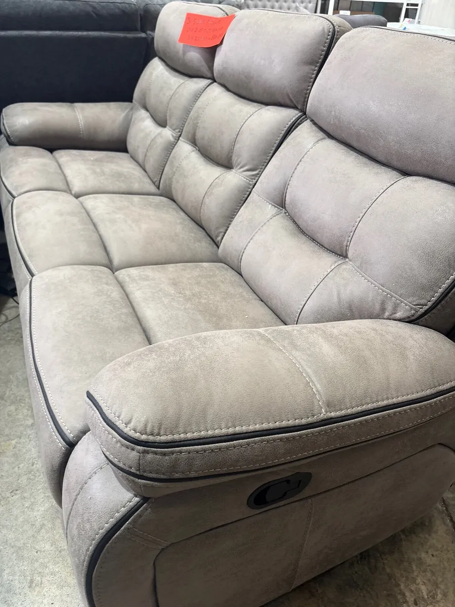 3 seater recliners - Image 1