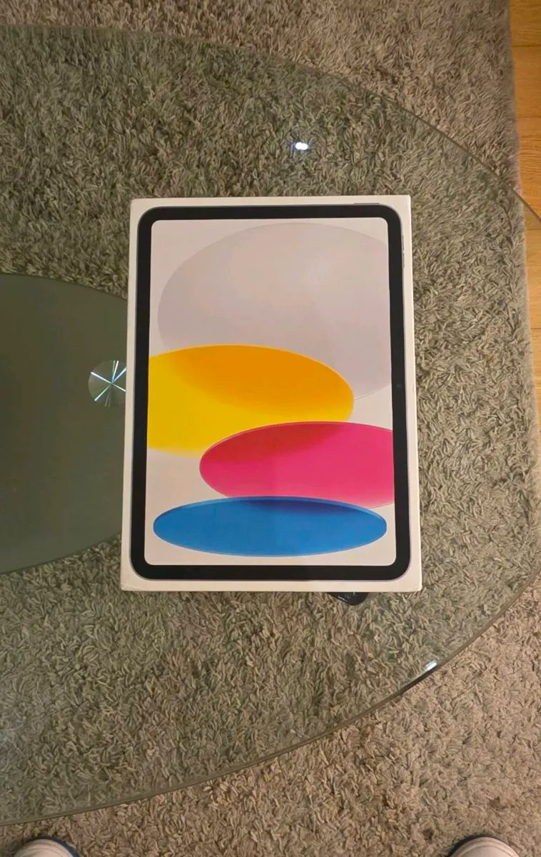 Apple Ipad 11th Generation 256GB WiFi and Cellular - Image 1