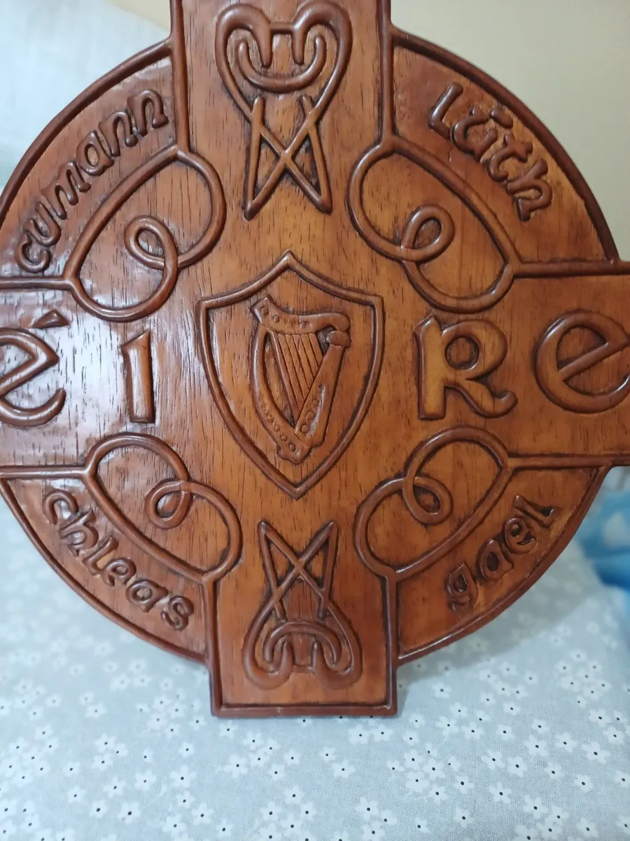 Collectible Vintage Mahogany GAA Plaque - Image 1