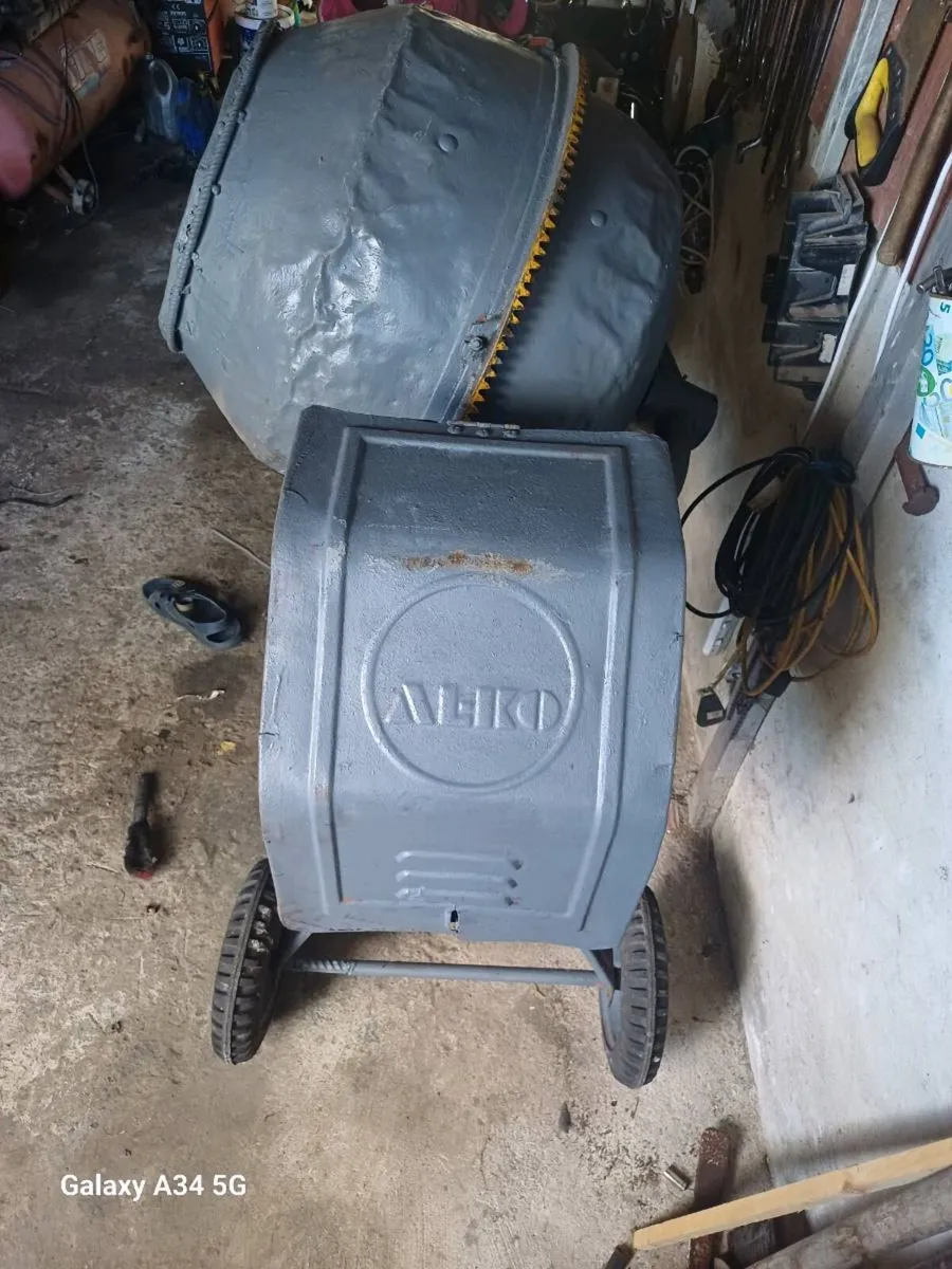 Cement mixer - Image 2