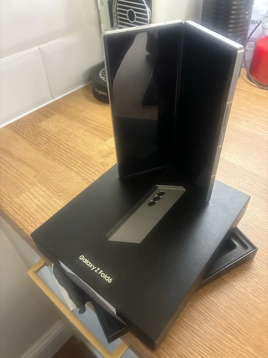 Samsung Galaxy Z Fold6 256GB Silver Shadow Unused - Image 1
