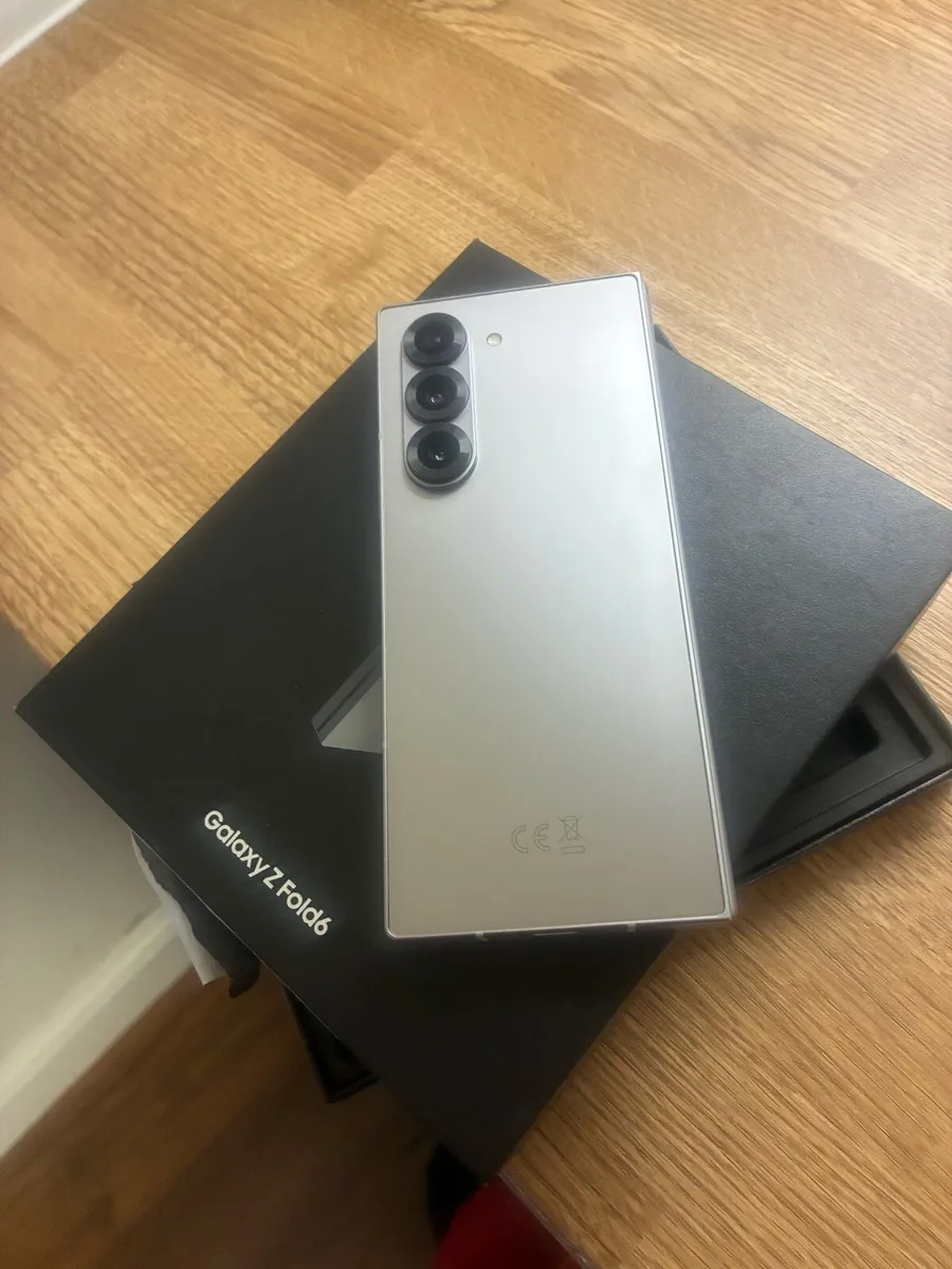 Samsung Galaxy Z Fold6 256GB Silver Shadow Unused - Image 2
