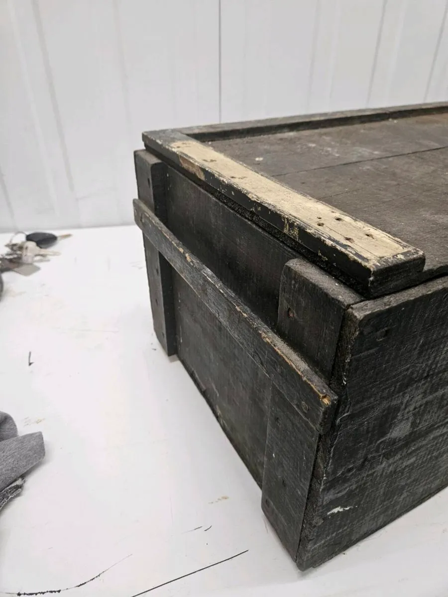 Pitch pine box - Image 3