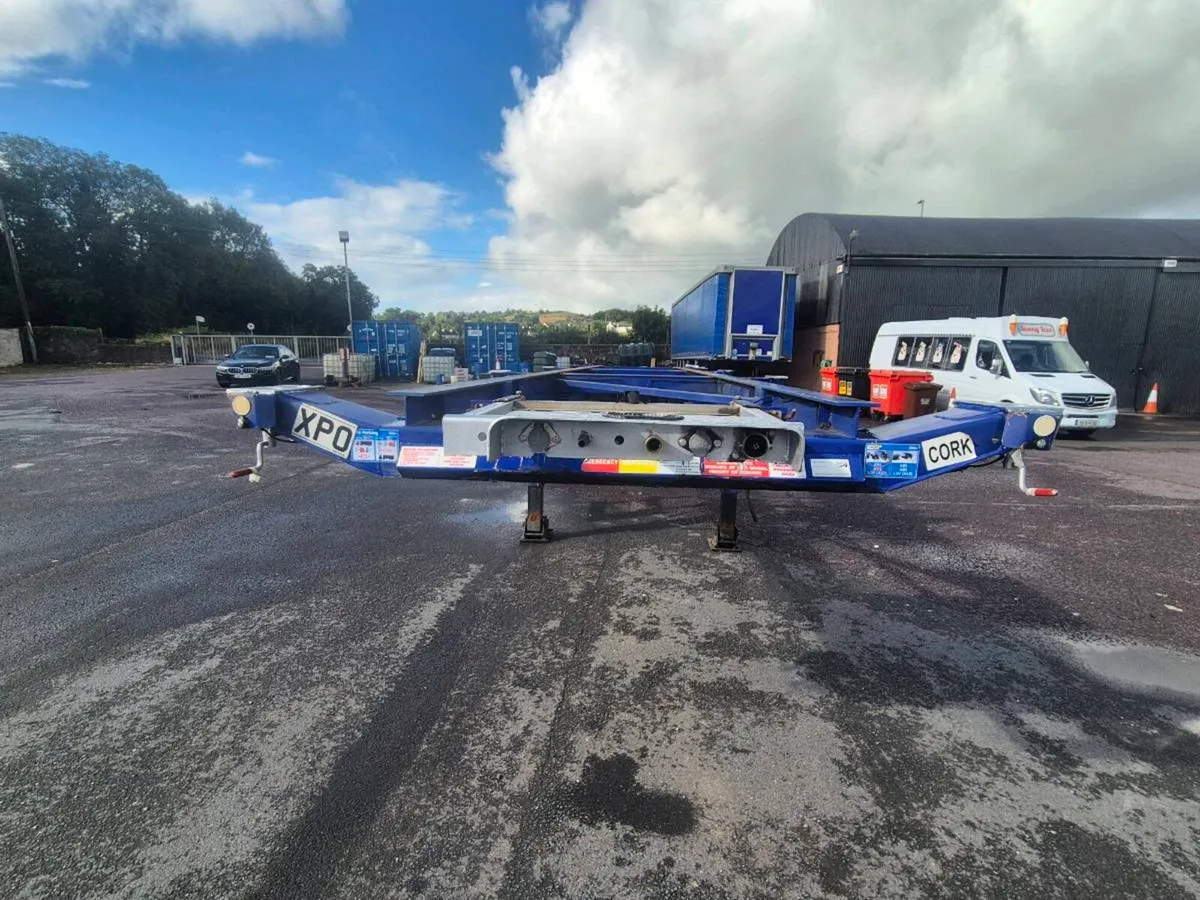 Trailers - Image 1
