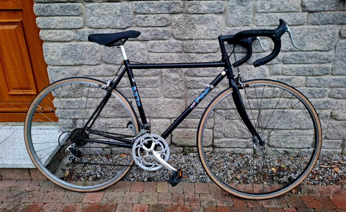 Vintage Fuji Road Bike 53/54cm - Image 1