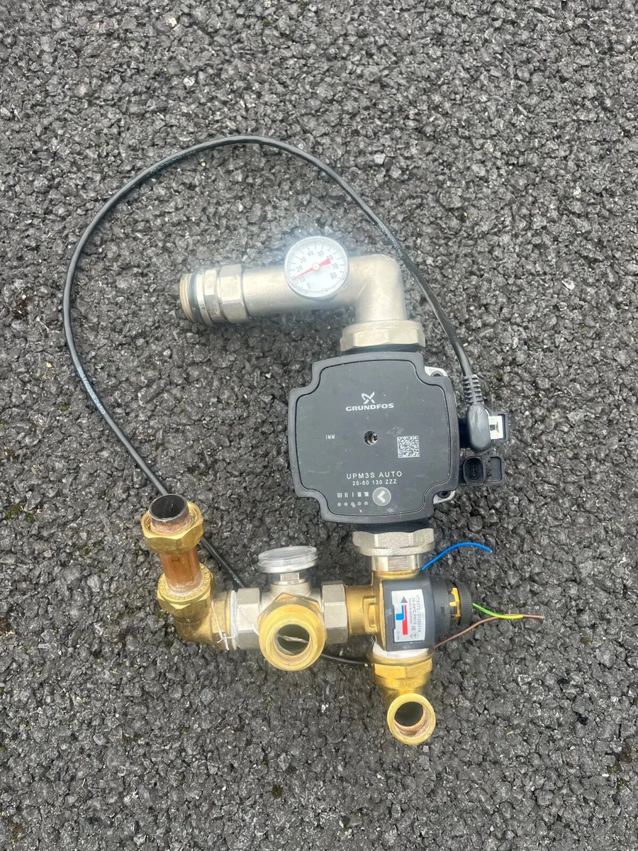 Cylinder and circulating pumps - Image 4