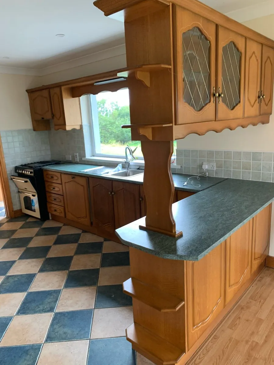 Oak Kitchen - Image 1