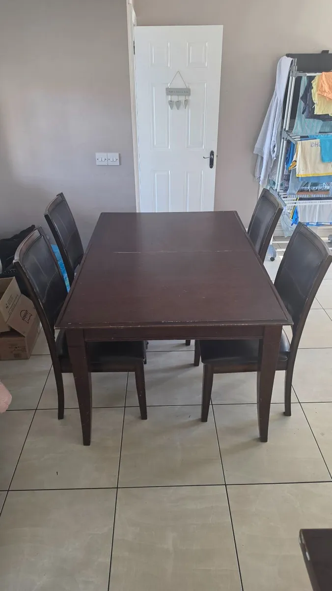Table and  chairs - Image 3