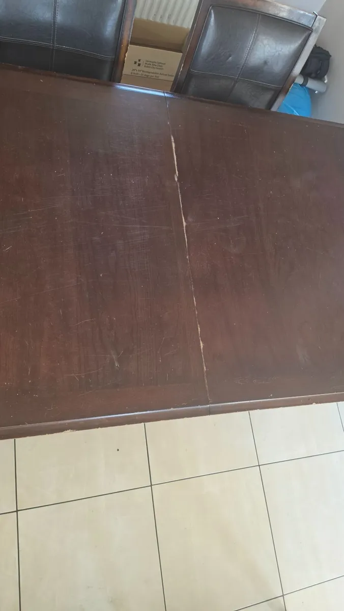 Table and  chairs - Image 2
