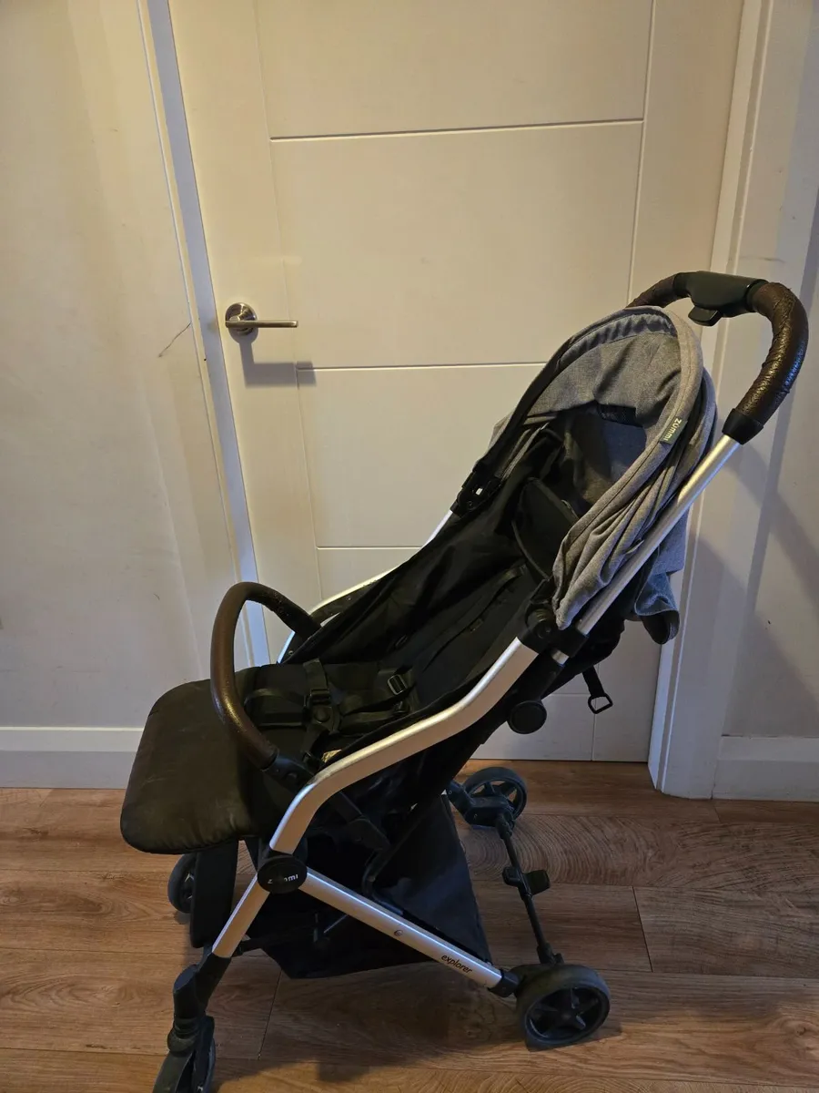 Zummi pram - compact, very easy to fold - Image 2