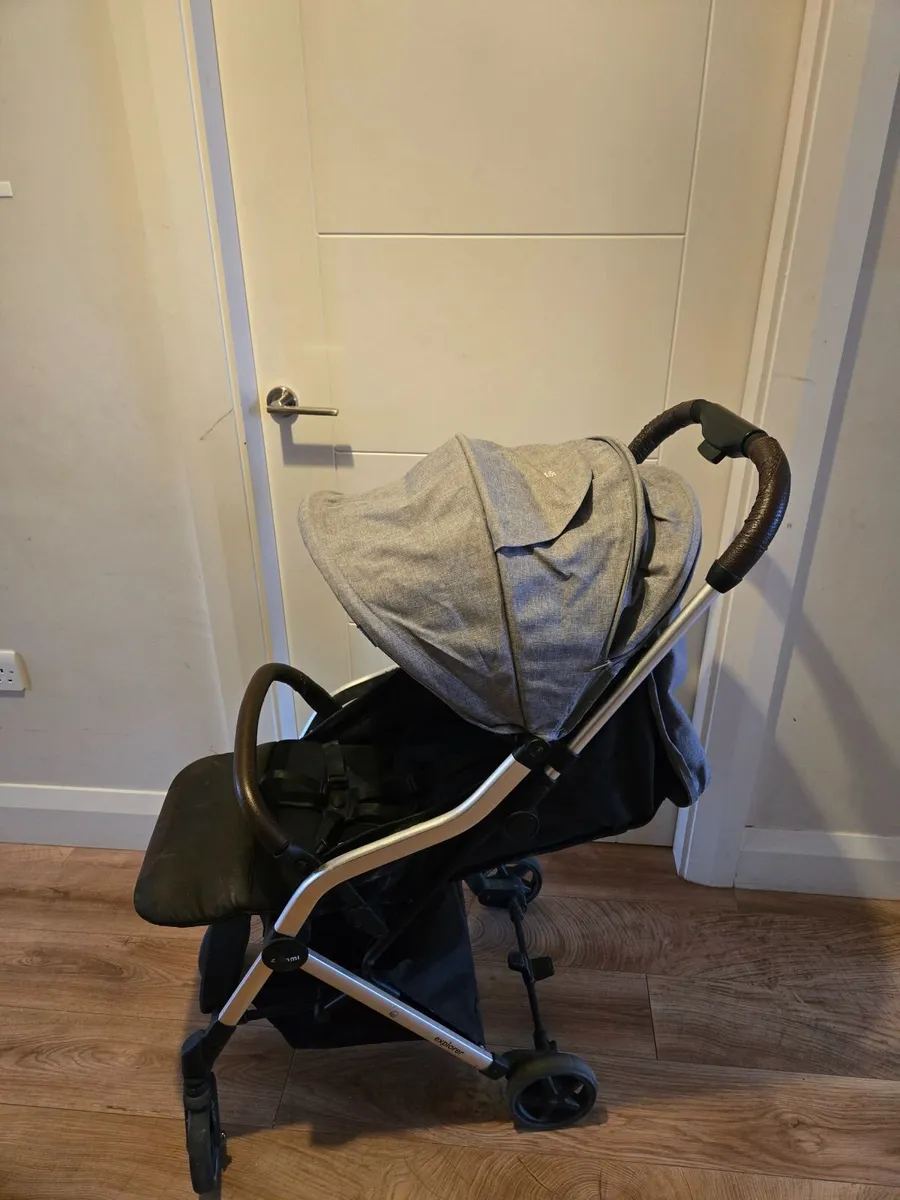 Zummi pram - compact, very easy to fold - Image 1
