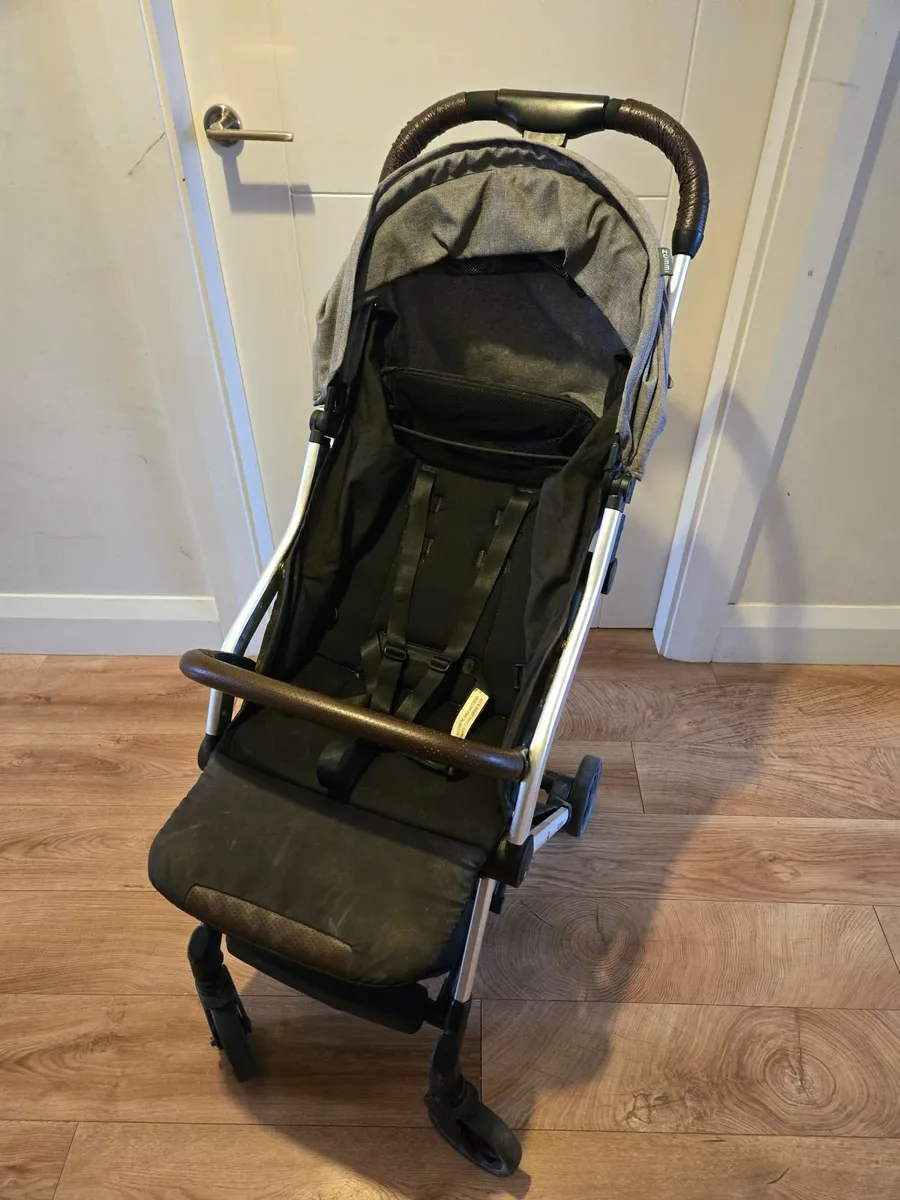Zummi pram - compact, very easy to fold - Image 3