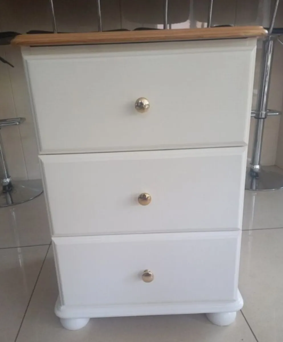 Small chest of drawers/ large locker - Image 1