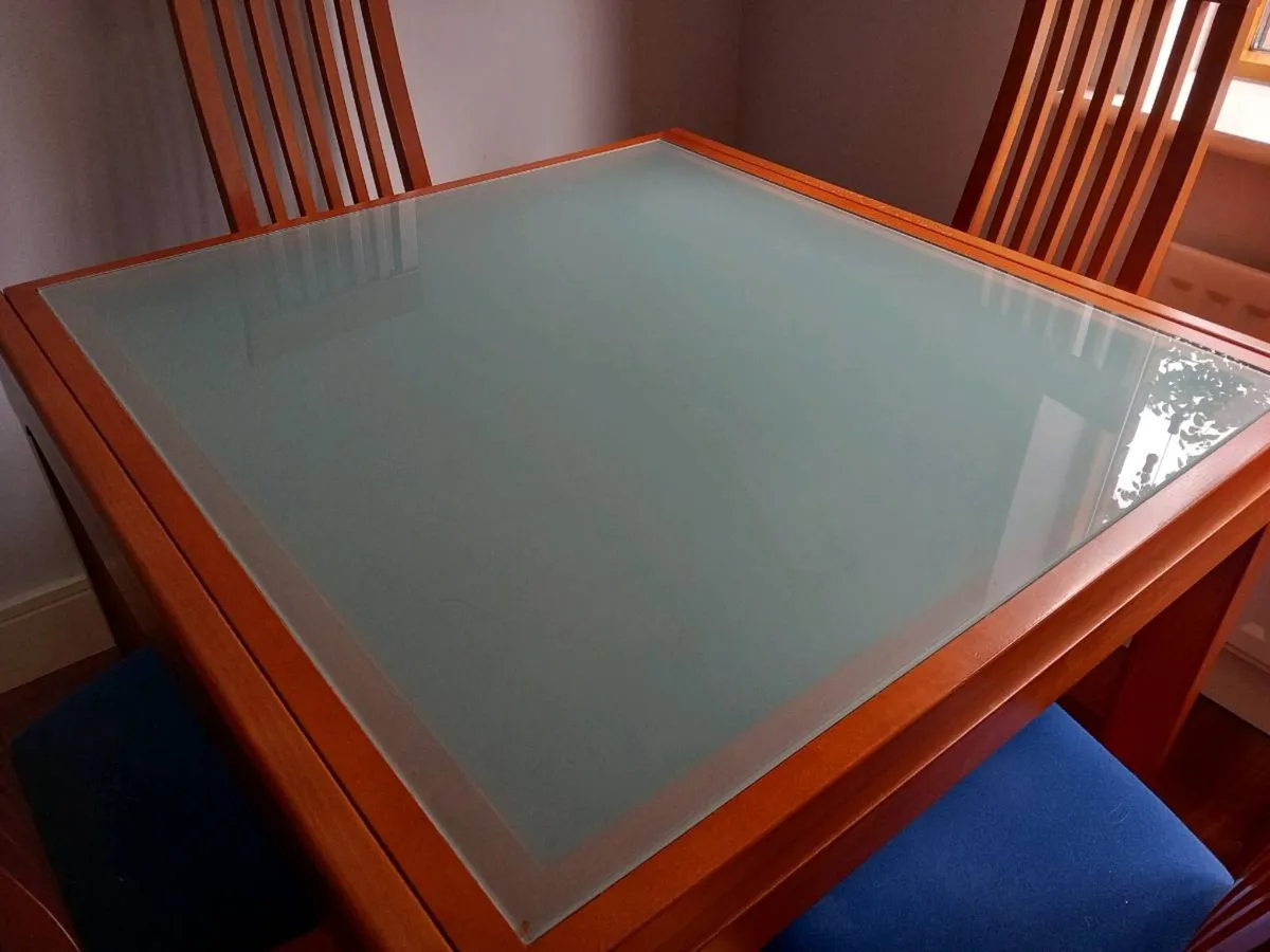 Dining table with chairs - Image 3