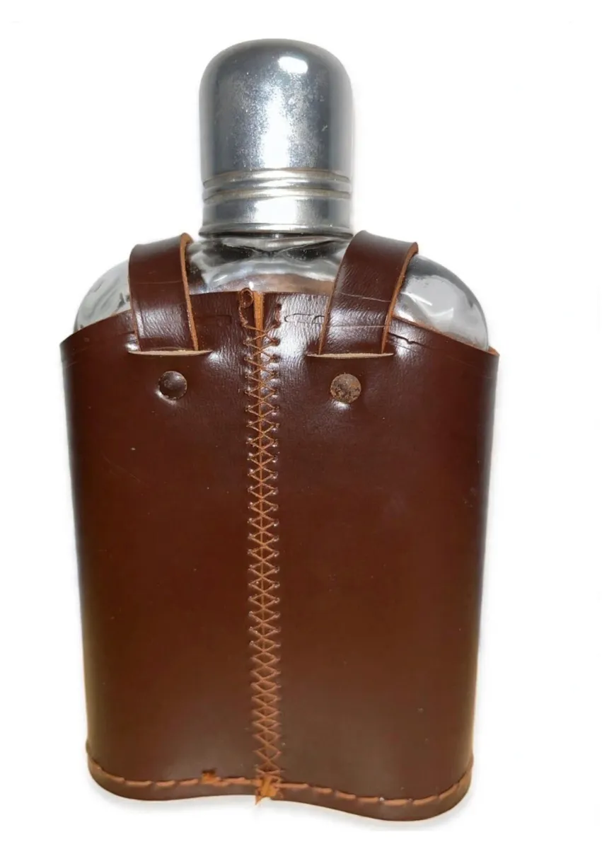 Vintage whiskey flask in leather case - Image 3
