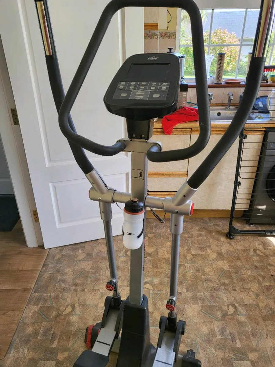 Cross trainer - Image 3