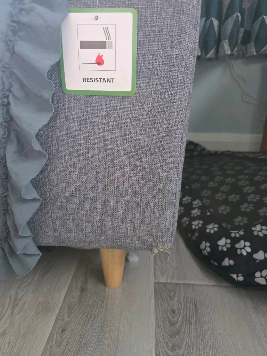 3 and 2 seater sofa - Image 3