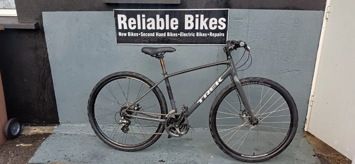 Trek hybrid bike ❗️Open 7 days of the week ❗️ - Image 3