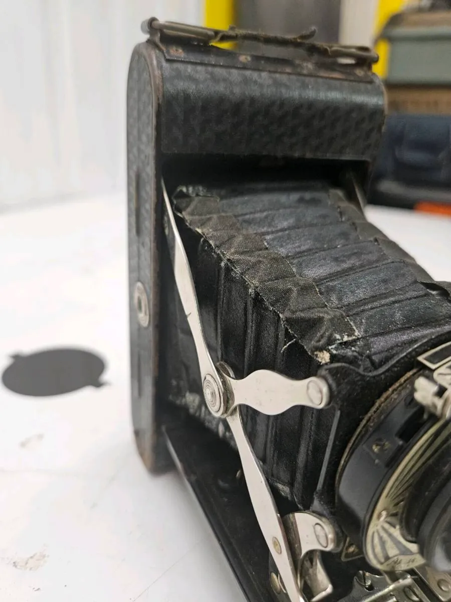 Antique camera - Image 3