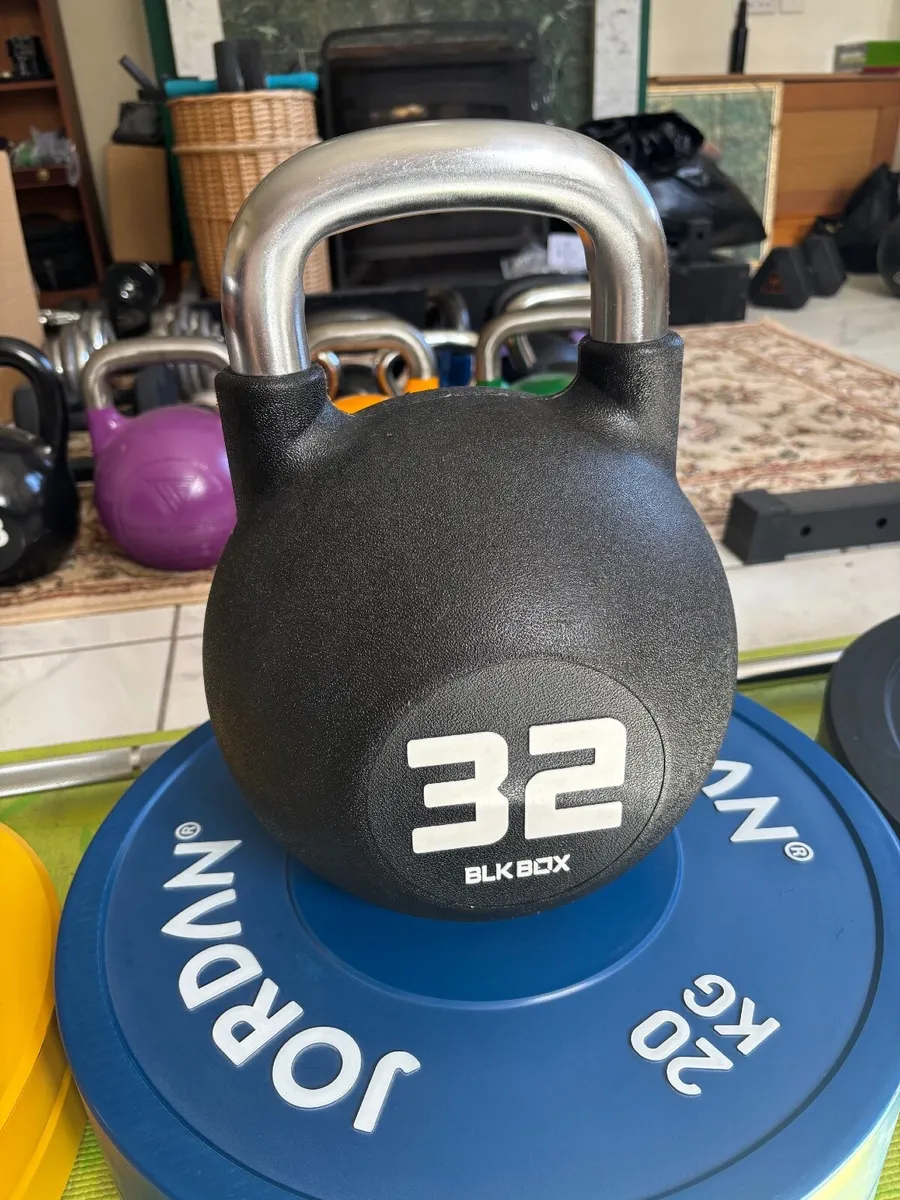 BlkBox fat 32 kg kettlebell - Image 1