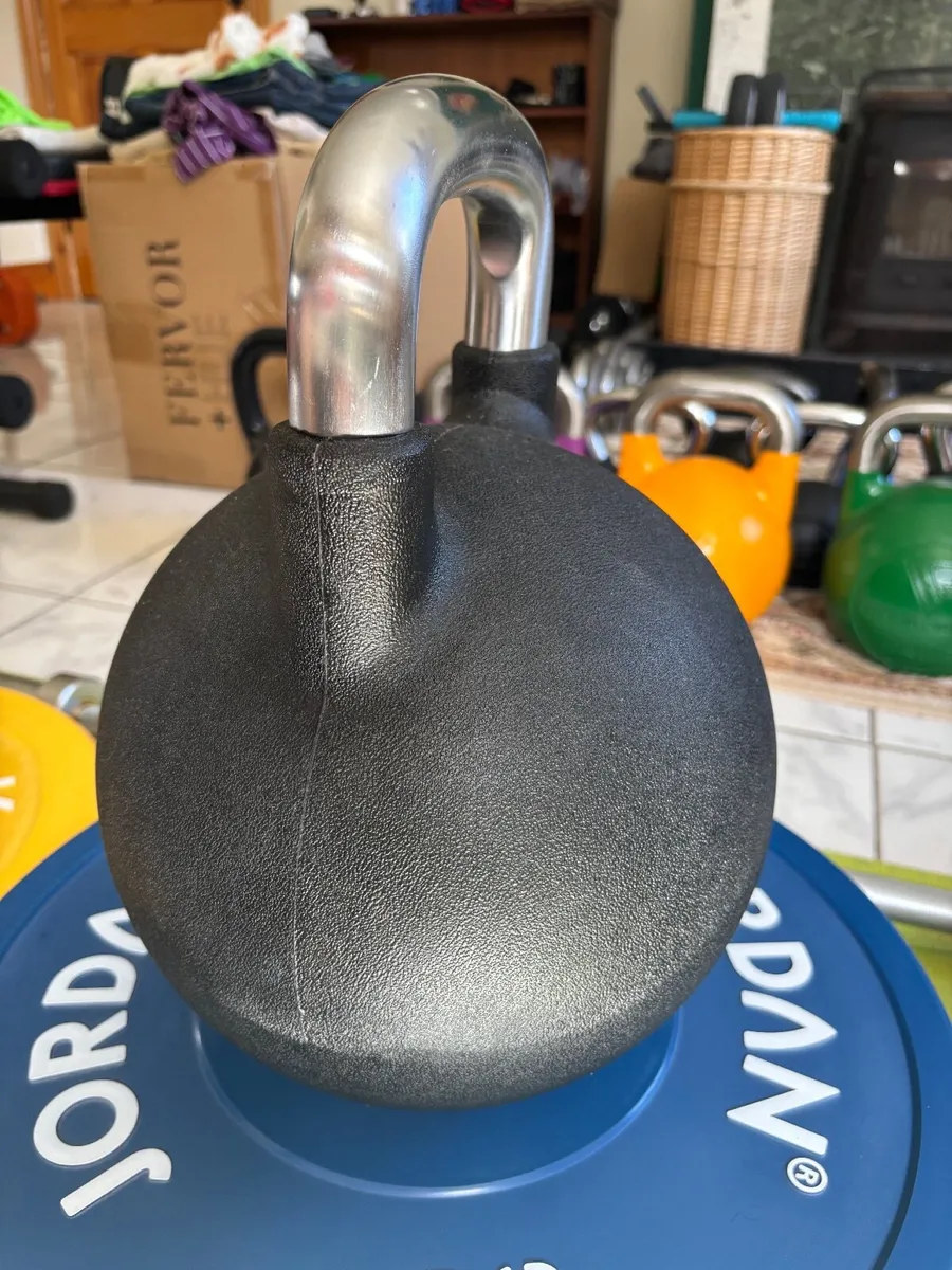 BlkBox fat 32 kg kettlebell - Image 2