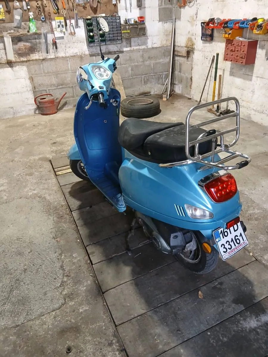 scooter - Image 1